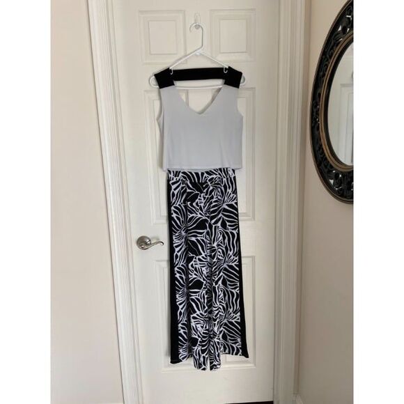 Body Language Black and White Jumpsuit (Size Small) - Picture 3 of 8